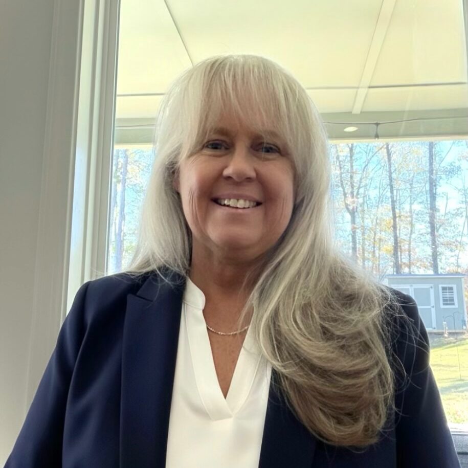 Becky McDaniel Headshot