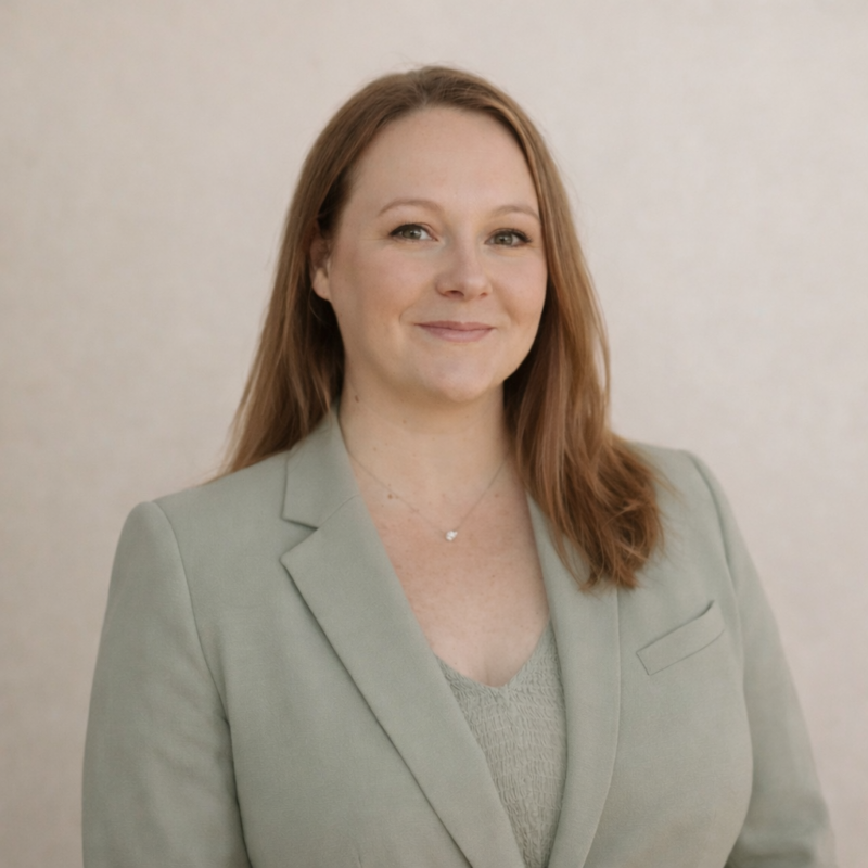 Lindsey Cameron Headshot